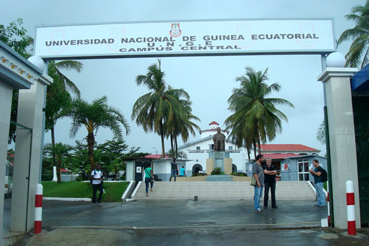Estudiante preparando selectividad